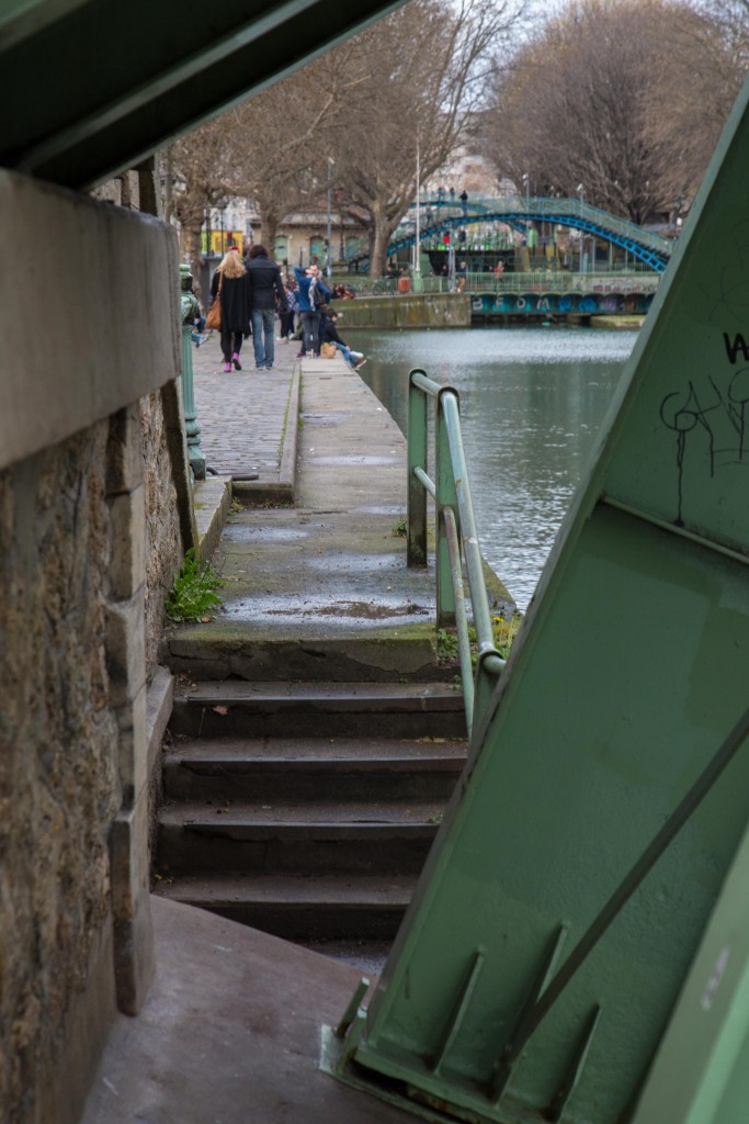 Sous le pont