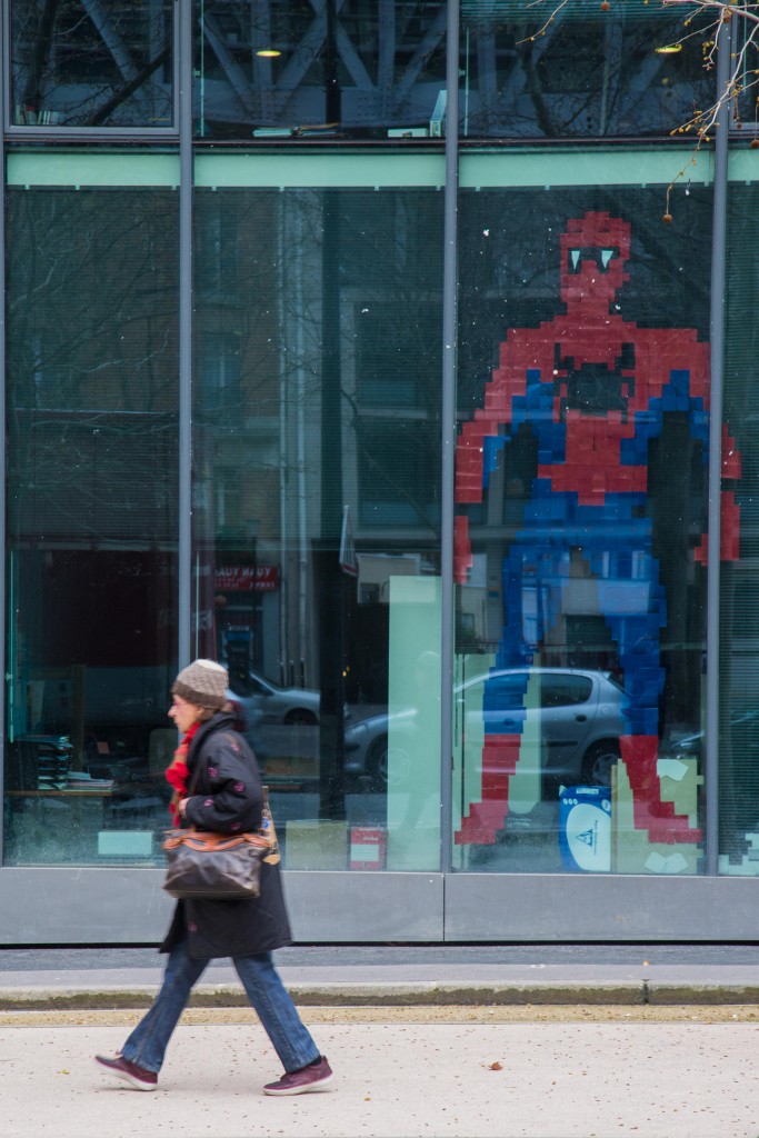 Paris Spiderman