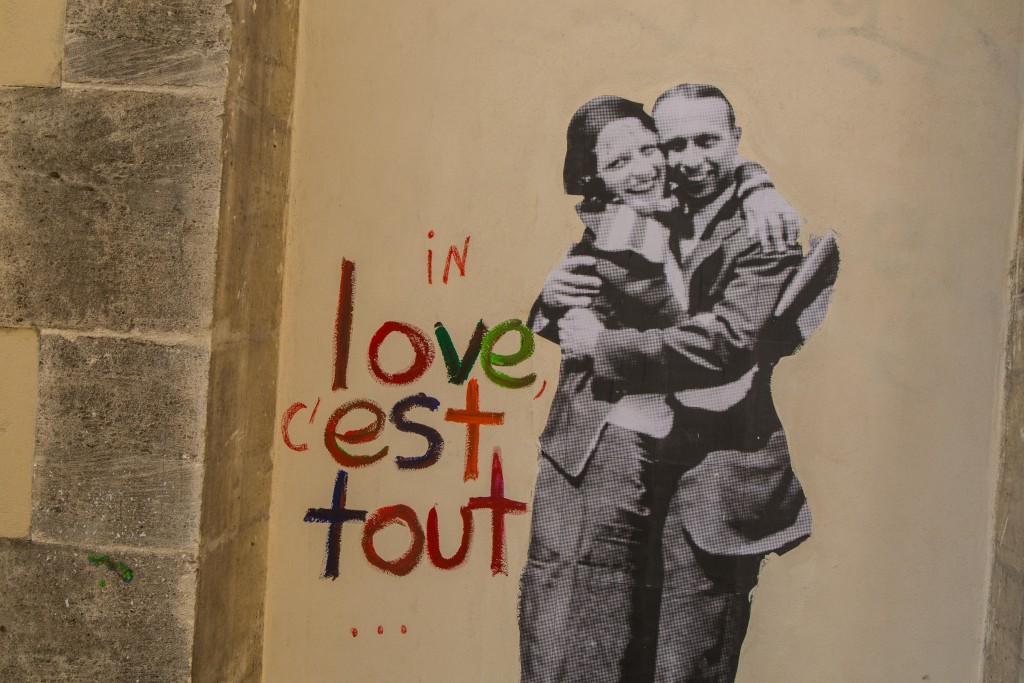 street art paris - in love c est tout