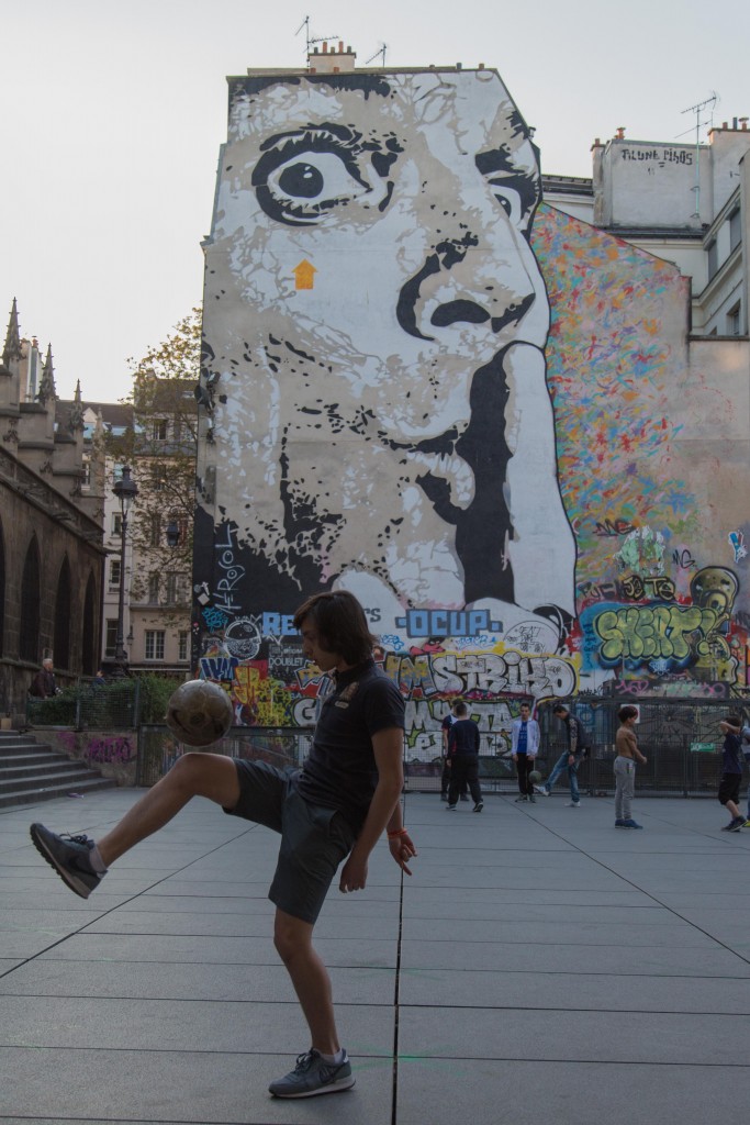 dali beaubourg street art paris