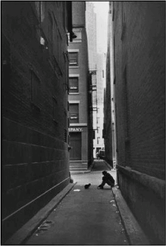 © Henri Cartier-Bresson / Magnum Photos. USA. 1947. New York. Manhattan.