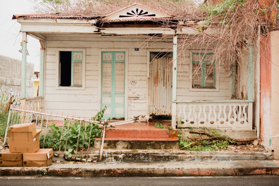 Photo d'une maison abandonnée en Guadeloupe