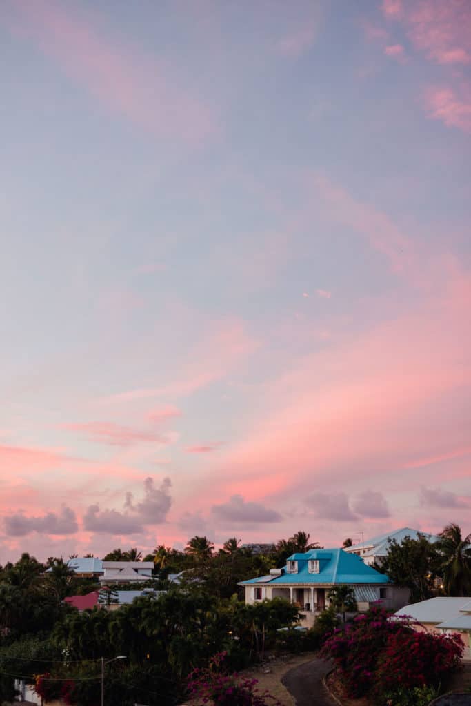 la Guadeloupe au lever du soleil